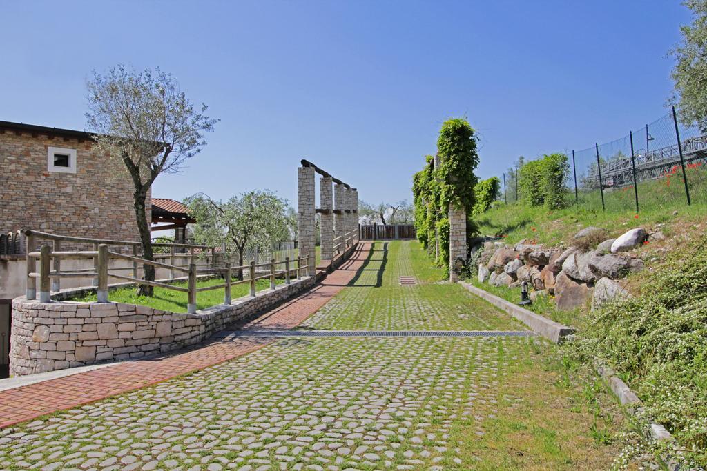 Residence "Borgo Le Torri" Toscolano Maderno Zewnętrze zdjęcie