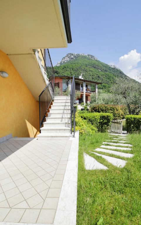 Residence "Borgo Le Torri" Toscolano Maderno Zewnętrze zdjęcie